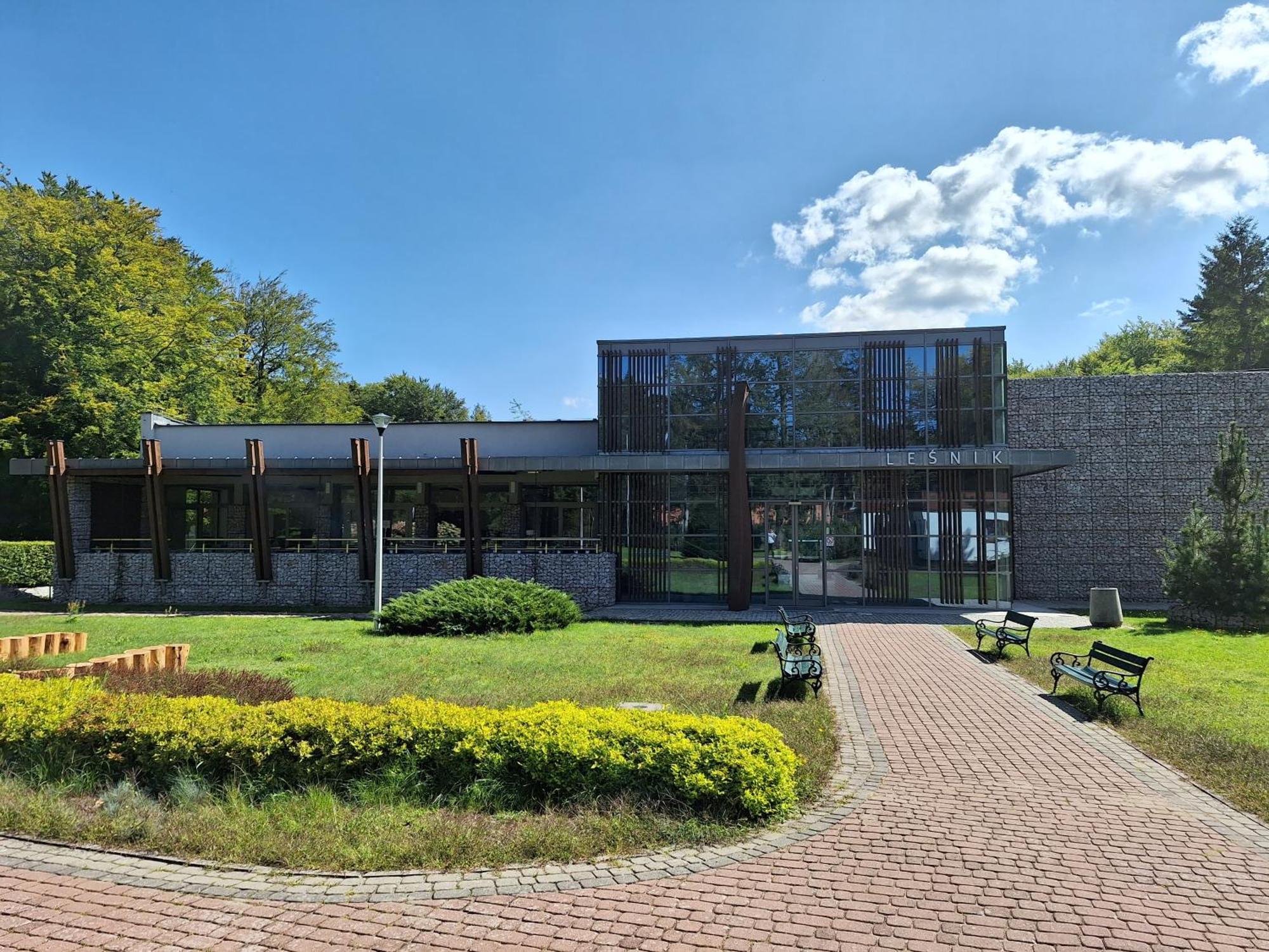 Hotel Osrodek Szkoleniowo-Wypoczynkowy "Lesnik" Stolpmünde Exterior foto