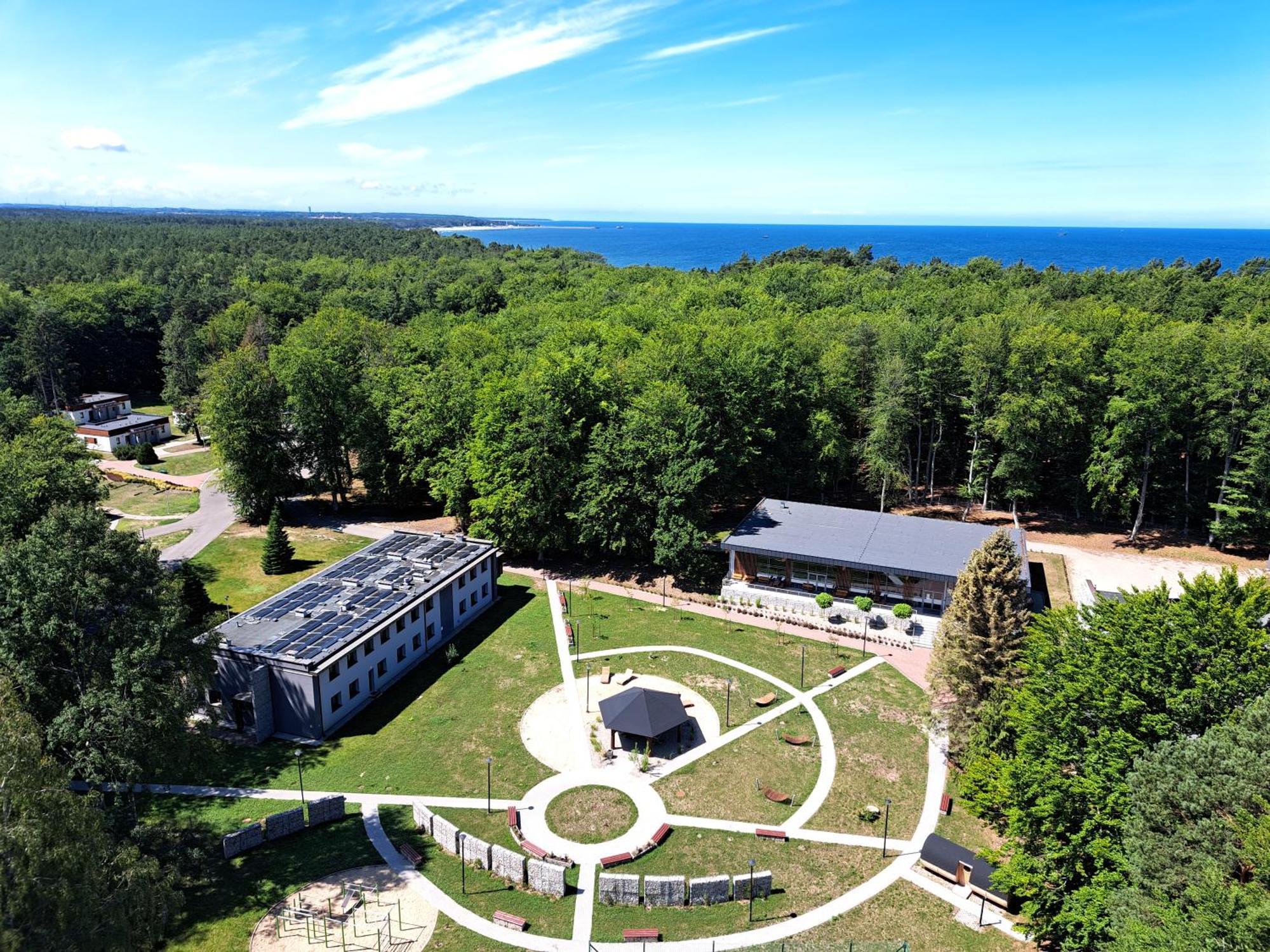 Hotel Osrodek Szkoleniowo-Wypoczynkowy "Lesnik" Stolpmünde Exterior foto