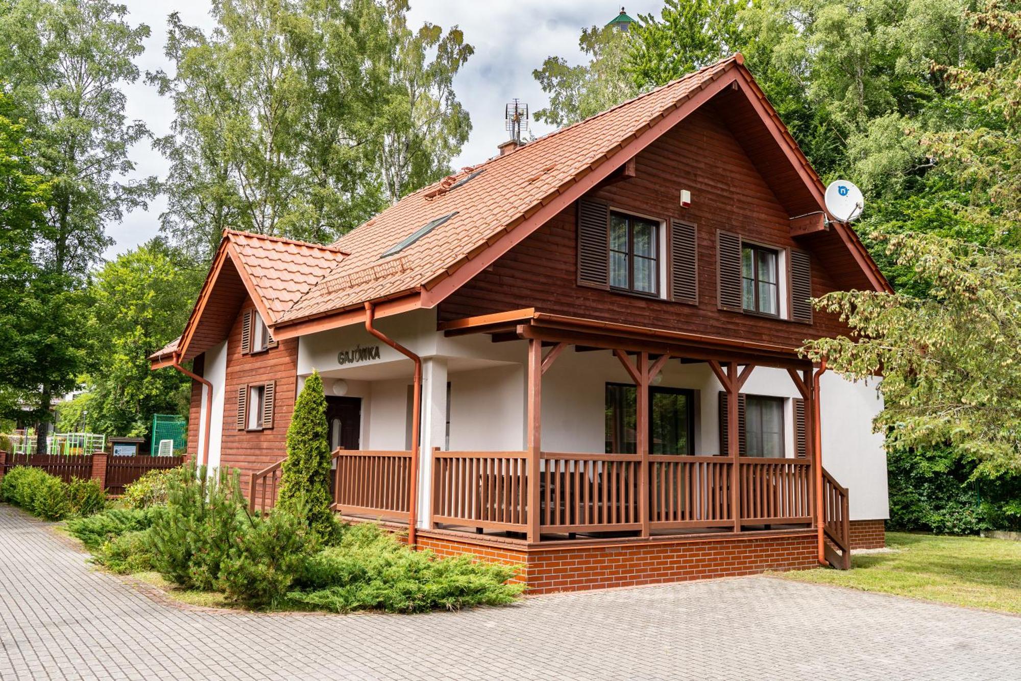 Hotel Osrodek Szkoleniowo-Wypoczynkowy "Lesnik" Stolpmünde Exterior foto