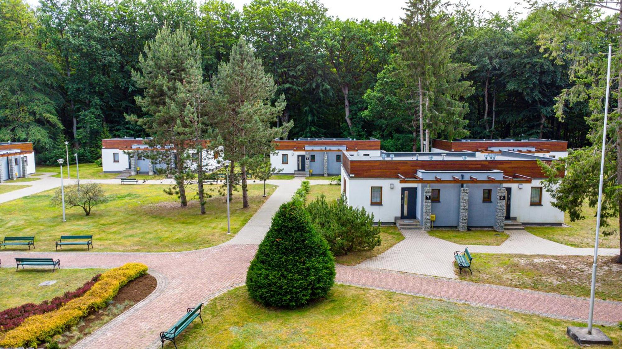 Hotel Osrodek Szkoleniowo-Wypoczynkowy "Lesnik" Stolpmünde Exterior foto